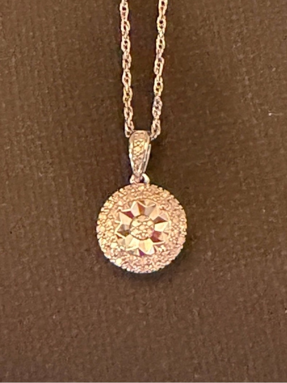 NWT 925 Sterling Silver 1/10 CTTW Genuine Diamond Halo Necklace 18”